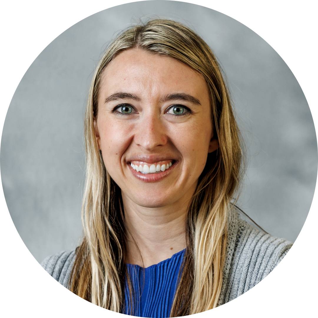 Lauren Holton headshot